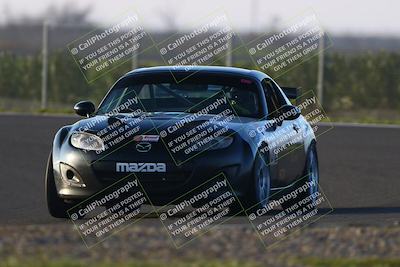 media/Jan-18-2026-CalClub SCCA (Sun) [[8bc6468723]]/Group 7 Race/Turn 1/